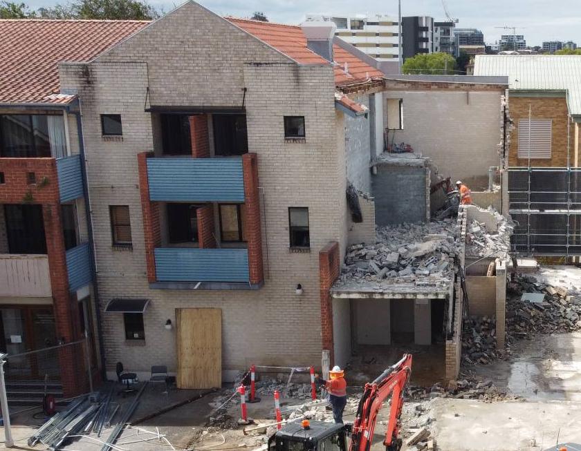 Structural separation from the retained building at the Ramada Hotel